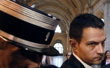Jérôme Kerviel condamné à trois ans de prison ferme et à rembourser 4,9 milliards 