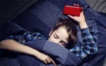 Le sommeil des jeunes menacé par l'hyper-connexion et les réveils nocturnes